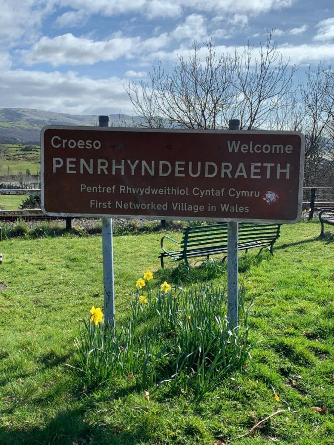 Penrhyndeudreath Snowdonia Rock Cottage - Cosy And Pet Friendly מראה חיצוני תמונה